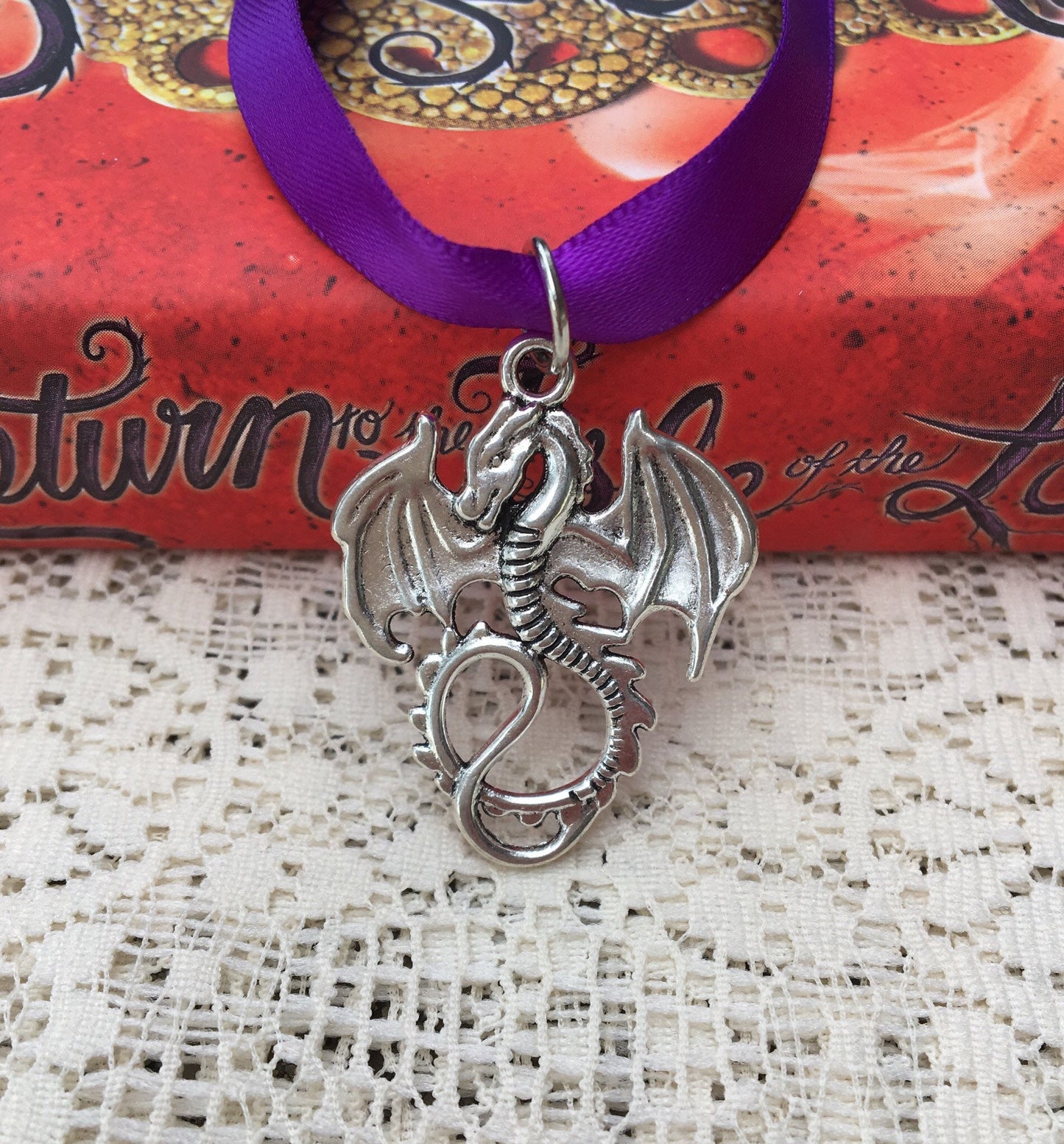 Inspired Descendants Mal Dragon Choker Necklace Silver / Golden